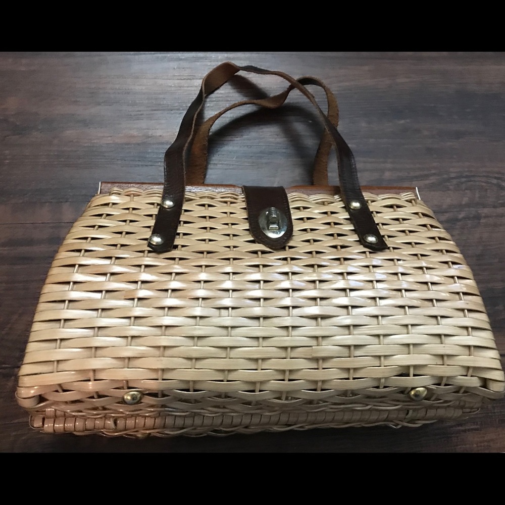 Vtg wicker leather handle British HongKong handbag